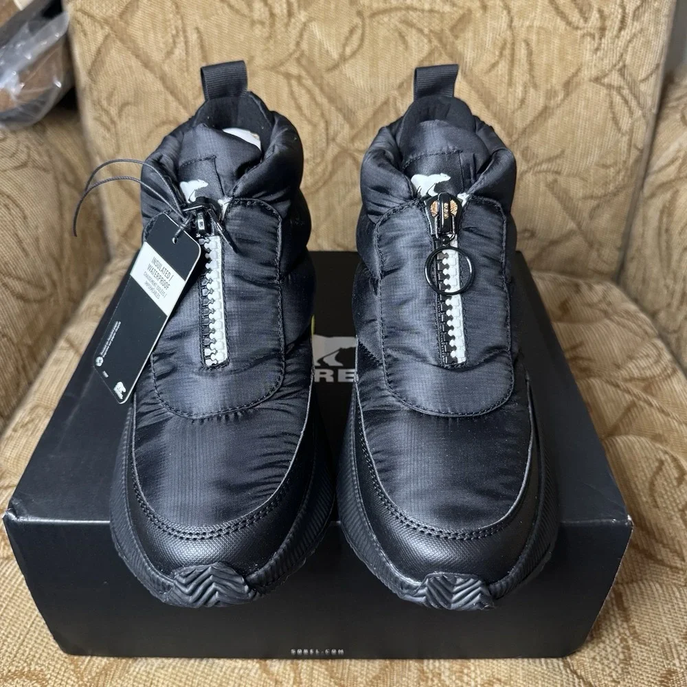 SOREL Out N About III PUFFY‎ Zipper Sneaker Boots Black/White Size 7.5, EU 38.5